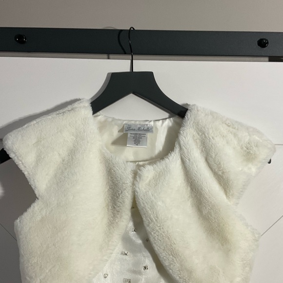 Like New Jona Michelle Girls sz 12 Ivory/gold holiday fancy party w/fur coat - Picture 6 of 7